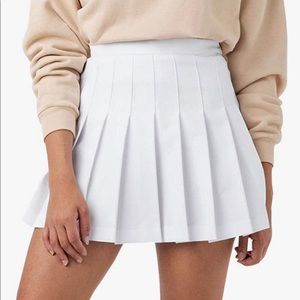 white pleated skirt